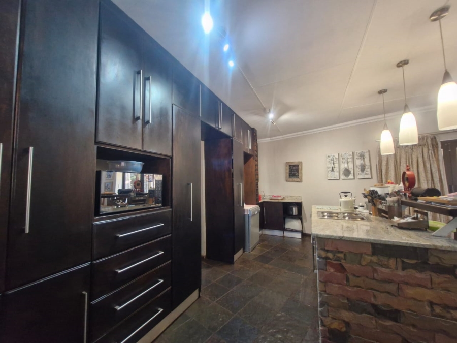 4 Bedroom Property for Sale in Kathu Northern Cape